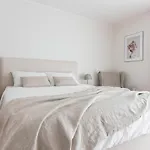 Modern City Center Apartment